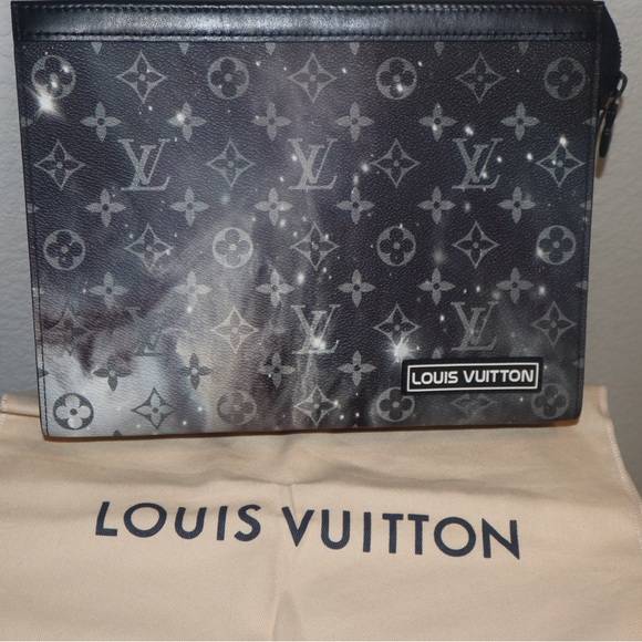 RARE galaxy Louis Vuitton pouch - Picture 4 of 5
